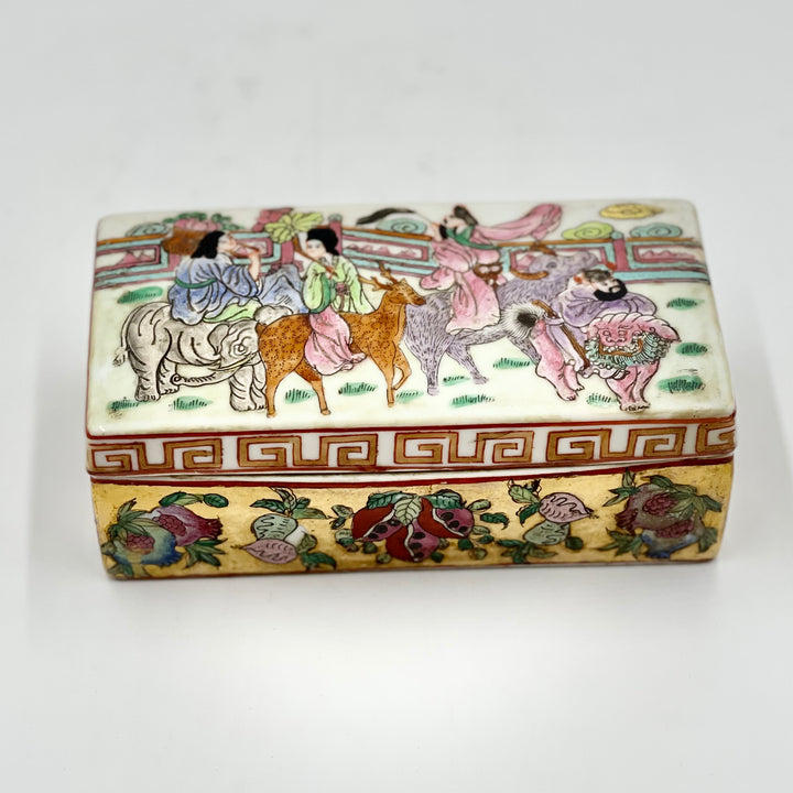Chinese Gold Painted Porcelain Box