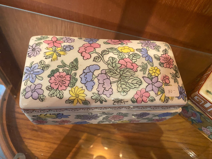 Porcelain floral box